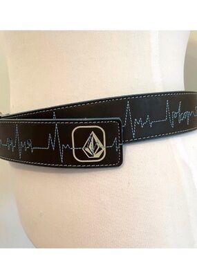 Volcom reversible belt black & cerulean blue contrasting stitches skate surf